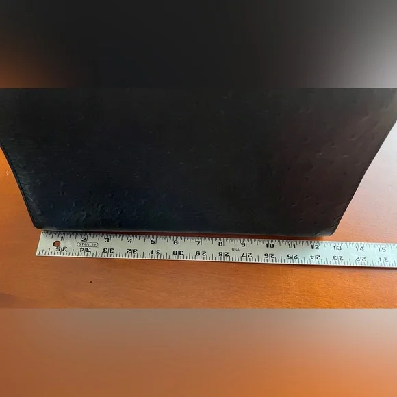 Italian Leather Purse inspired by Breakfast at Tiffany's with detachable strap. - Picture 4 of 8